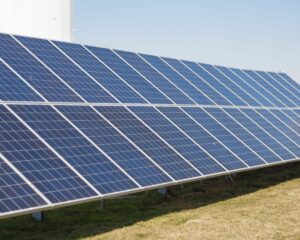 Nombreux panneaux solaires