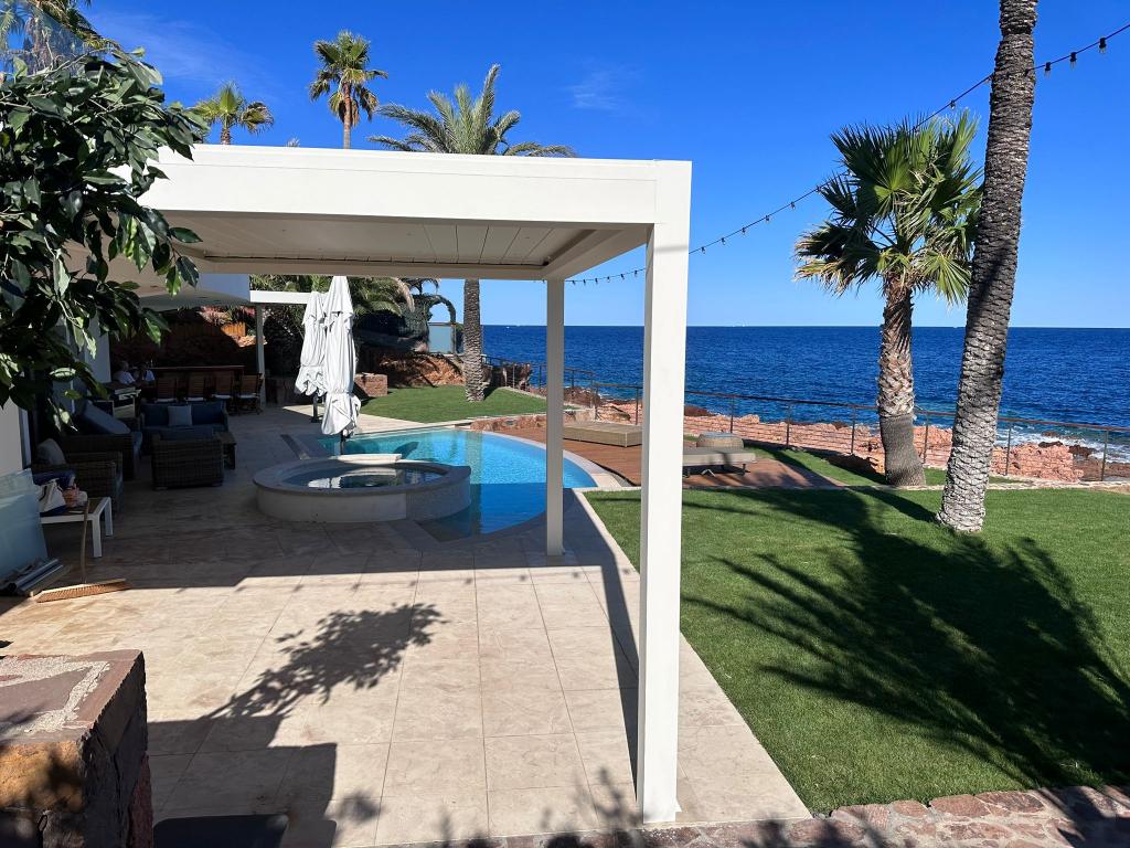 pergola bioclimatique jardin